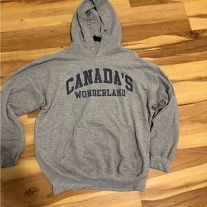 Gildan Gray Canada’s Wonderland Hoodie